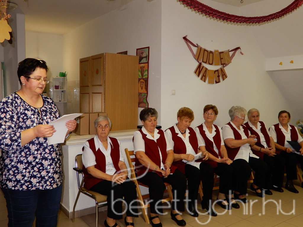 A szépkorúakat köszöntötték 01